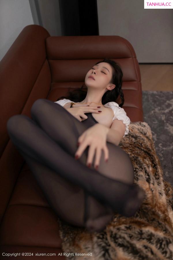 逗逗DouDou  [XiuRen]高清写真图 2024.10.25 No.9350 小逗逗 黑丝美腿第63张图片